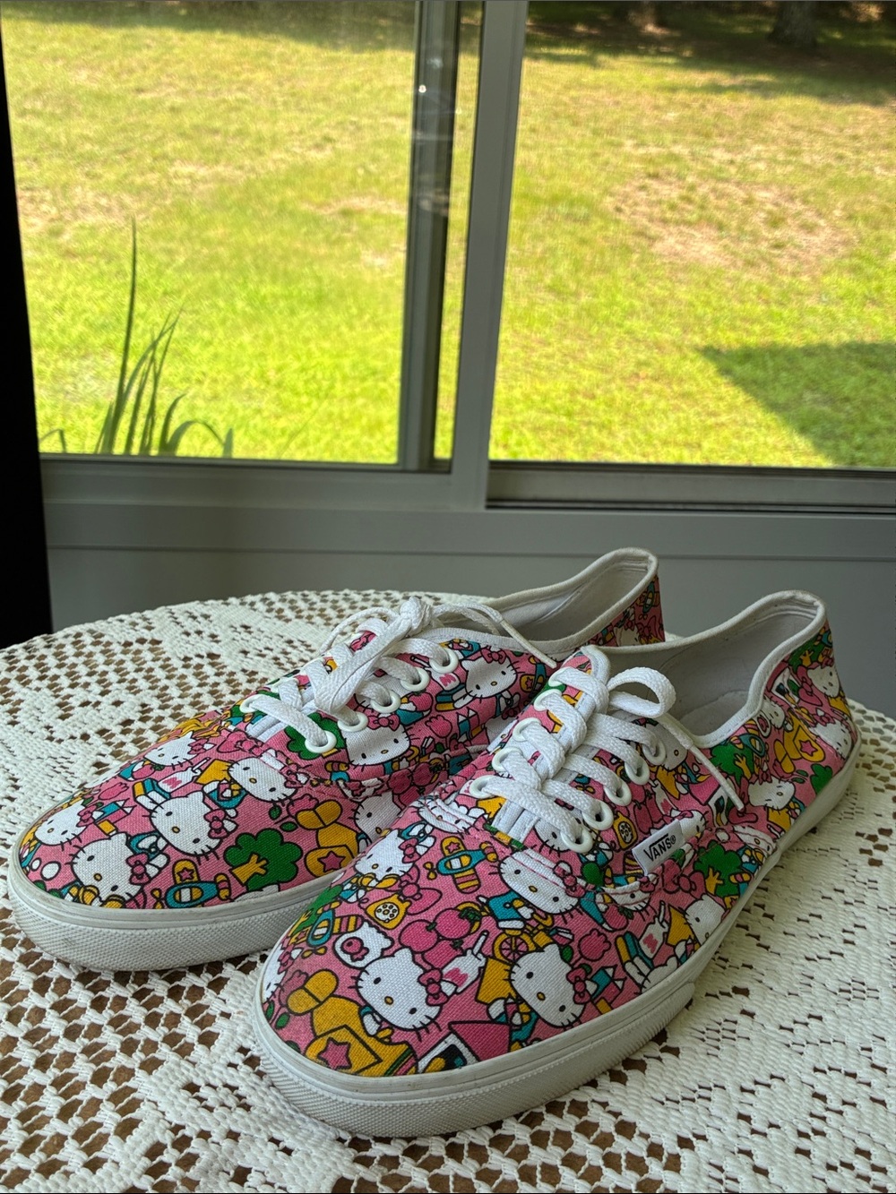 Vans x Hello Kitty Pink Patterned Low-Top Sneakers Men’s size 8.5